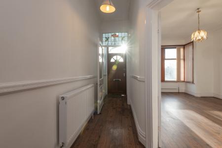 4 bedroom Terraced House for sale in Savile Drive, Chapeltown, Leeds, LS7