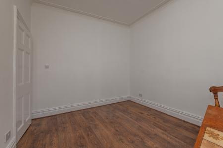 4 bedroom Terraced House for sale in Savile Drive, Chapeltown, Leeds, LS7