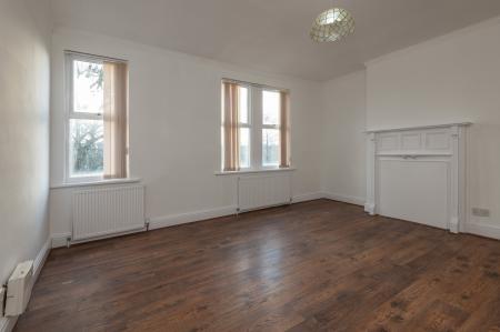 4 bedroom Terraced House for sale in Savile Drive, Chapeltown, Leeds, LS7