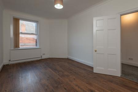 4 bedroom Terraced House for sale in Savile Drive, Chapeltown, Leeds, LS7