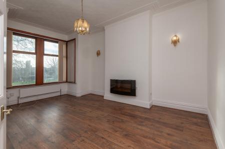 4 bedroom Terraced House for sale in Savile Drive, Chapeltown, Leeds, LS7