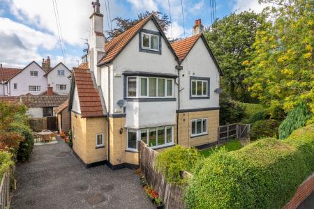 3 bedroom Duplex for sale in 5 Spen Road, West Park, Leeds, LS16