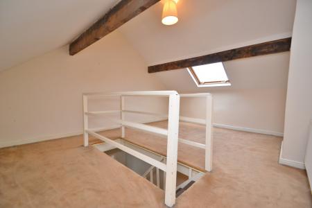 3 bedroom End of terrace house for sale in Oakroyd Mount, Pudsey, Leeds, LS28