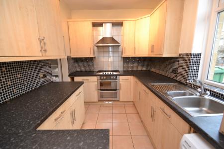 3 bedroom End of terrace house for sale in Oakroyd Mount, Pudsey, Leeds, LS28