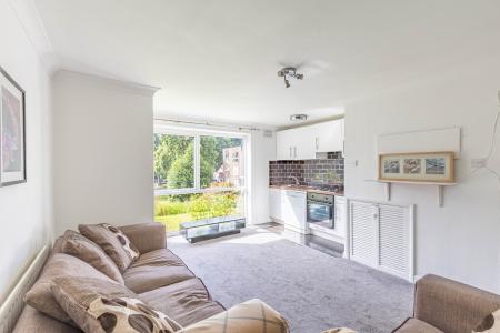 1 bedroom Flat to let in Kingsway Court, Moortown, Leeds, LS17