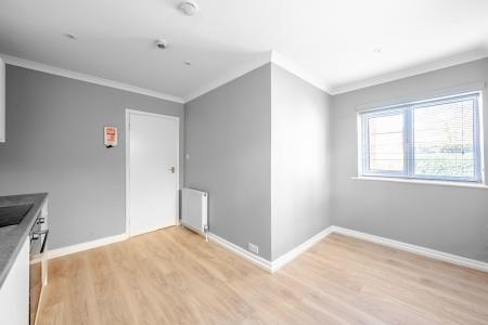 2 bedroom Flat to let in Lancaster Court, 19a Lancaster Park Road, Harrogate, HG2