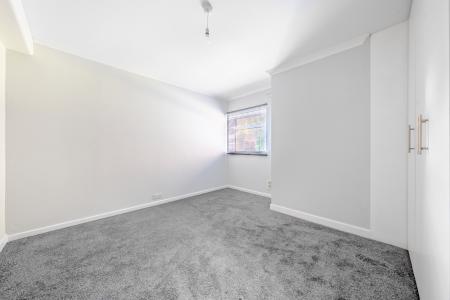 2 bedroom Flat to let in Lancaster Court, 19a Lancaster Park Road, Harrogate, HG2