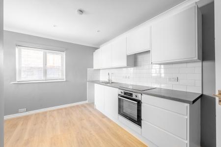 2 bedroom Flat to let in Lancaster Court, 19a Lancaster Park Road, Harrogate, HG2