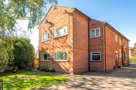 2 bedroom Flat to let in Lancaster Court, 19a Lancaster Park Road, Harrogate, HG2