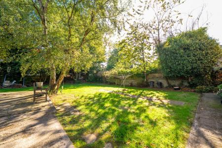 2 bedroom Flat to let in Lancaster Court, 19a Lancaster Park Road, Harrogate, HG2