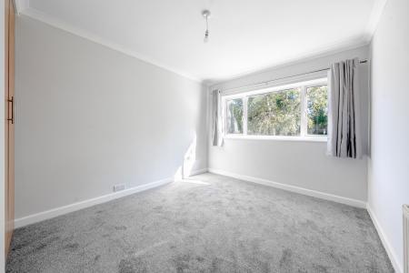 2 bedroom Flat to let in Lancaster Court, 19a Lancaster Park Road, Harrogate, HG2