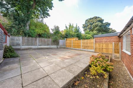 2 bedroom Bungalow for sale in St Matthews Walk, Chapel Allerton, Leeds, LS7