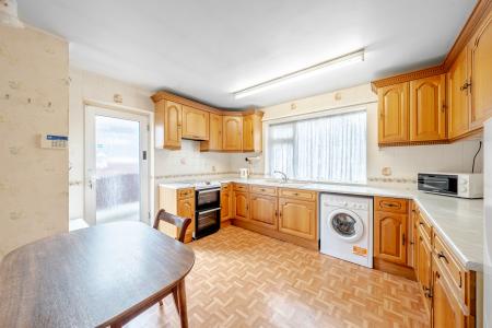 2 bedroom Bungalow for sale in St Matthews Walk, Chapel Allerton, Leeds, LS7