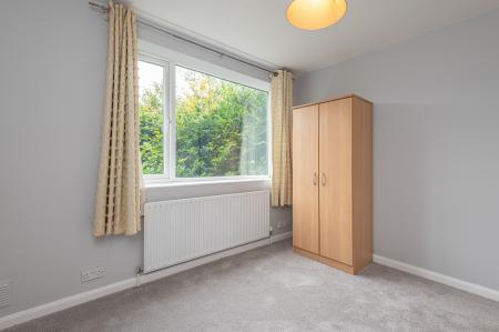 2 bedroom Flat to let in Gledhow Wood Avenue, Roundhay, Leeds, LS8