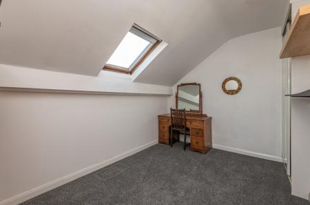 4 bedroom Terraced House to let in Chandos Place, Roundhay, Leeds, LS8