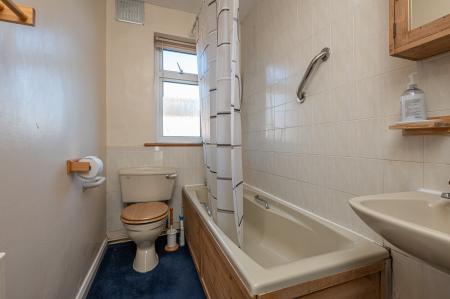 4 bedroom Terraced House to let in Chandos Place, Roundhay, Leeds, LS8