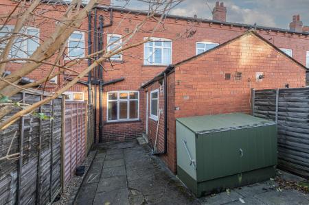 4 bedroom Terraced House to let in Chandos Place, Roundhay, Leeds, LS8