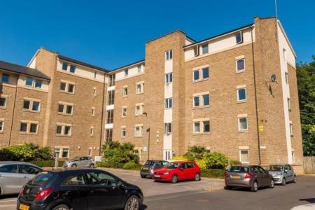 2 bedroom Flat for sale in Thwaite Court, Cornmill View, Horsforth, Leeds, LS18