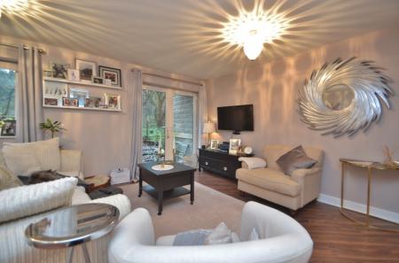 2 bedroom Flat for sale in Thwaite Court, Cornmill View, Horsforth, Leeds, LS18