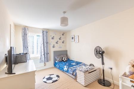 4 bedroom Town house for sale in Oak Tree Lane, Killingbeck, Leeds, LS14