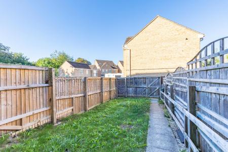 4 bedroom Town house for sale in Oak Tree Lane, Killingbeck, Leeds, LS14