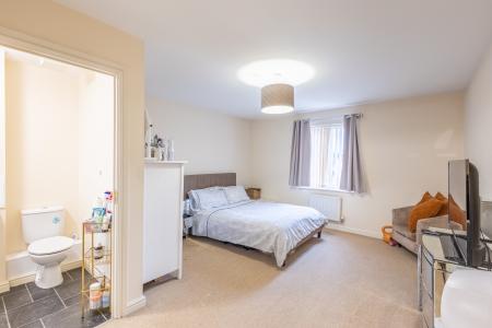 4 bedroom Town house for sale in Oak Tree Lane, Killingbeck, Leeds, LS14