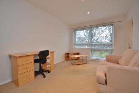 1 bedroom Studio flat to let in Newton Park Court, Leeds, LS7