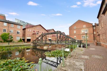 1 bedroom Flat to let in Navigation Walk, Leeds, LS10