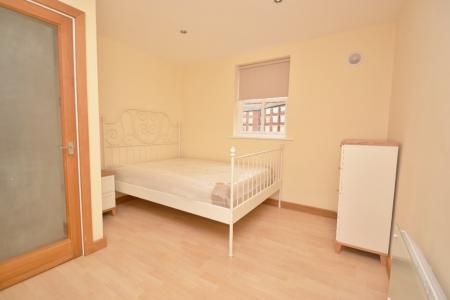 1 bedroom Flat to let in Navigation Walk, Leeds, LS10