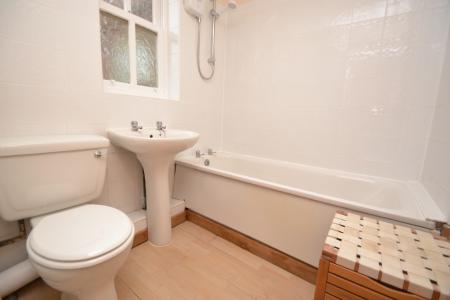 1 bedroom Flat to let in Navigation Walk, Leeds, LS10
