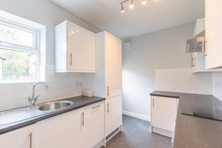 2 bedroom Flat to let in Sandringham Drive, Moortown, Leeds, LS17