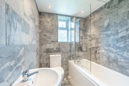 2 bedroom Flat to let in Sandringham Drive, Moortown, Leeds, LS17