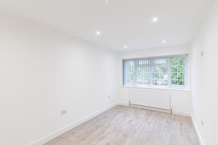 3 bedroom End of terrace house to let in Spen Mews, West Park, Leeds, LS16