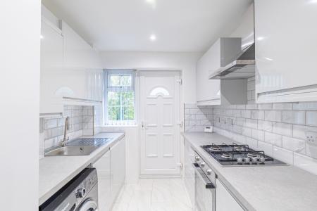 3 bedroom End of terrace house to let in Spen Mews, West Park, Leeds, LS16