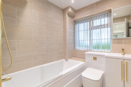 3 bedroom End of terrace house to let in Spen Mews, West Park, Leeds, LS16