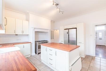 4 bedroom Terraced House for sale in Methley Drive, Chapel Allerton, Leeds, LS7