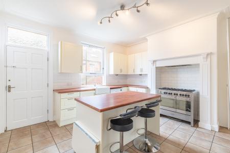 4 bedroom Terraced House for sale in Methley Drive, Chapel Allerton, Leeds, LS7