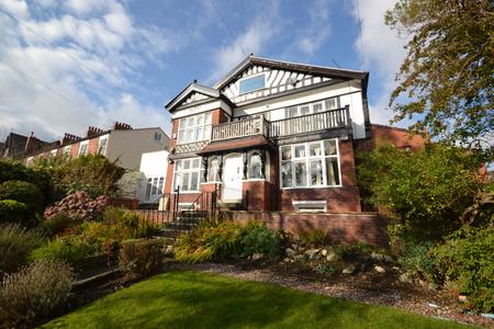 2 bedroom Flat to let in Potternewton Lane, Chapel Allerton, Leeds, LS7