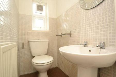 2 bedroom Flat to let in Potternewton Lane, Chapel Allerton, Leeds, LS7