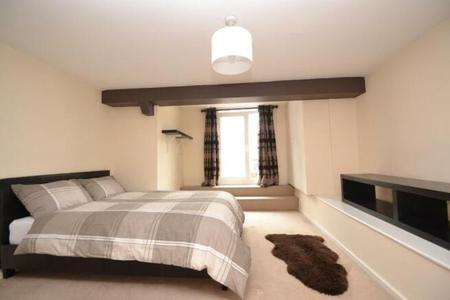 2 bedroom Flat to let in Potternewton Lane, Chapel Allerton, Leeds, LS7