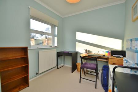 2 bedroom Flat to let in Robinwood Court, Roundhay, Leeds, LS8