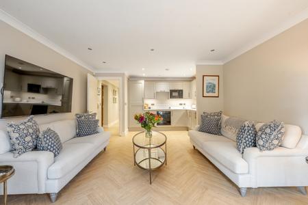 2 bedroom Flat for sale in The Hall, Allerton Hill, Chapel Allerton, Leeds, LS7