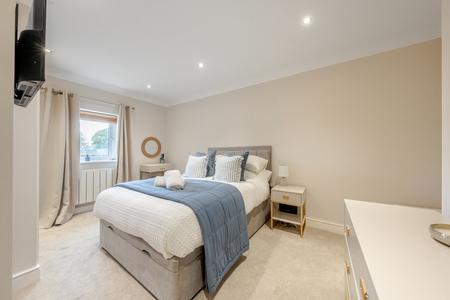 2 bedroom Flat for sale in The Hall, Allerton Hill, Chapel Allerton, Leeds, LS7