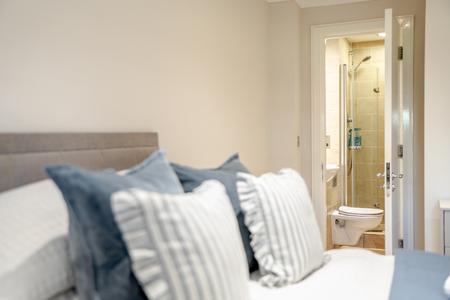 2 bedroom Flat for sale in The Hall, Allerton Hill, Chapel Allerton, Leeds, LS7