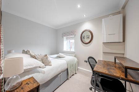 2 bedroom Flat for sale in The Hall, Allerton Hill, Chapel Allerton, Leeds, LS7