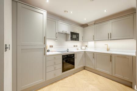 2 bedroom Flat for sale in The Hall, Allerton Hill, Chapel Allerton, Leeds, LS7