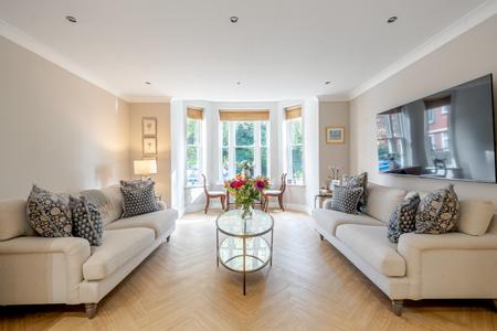 2 bedroom Flat for sale in The Hall, Allerton Hill, Chapel Allerton, Leeds, LS7
