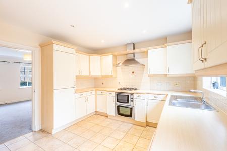 4 bedroom Terraced House to let in Mansion Gate Square, Chapel Allerton, Leeds, LS7