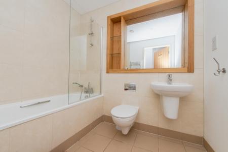 2 bedroom Flat to let in Marsh Lane, Leeds, LS9