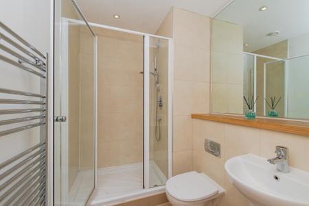 2 bedroom Flat to let in Marsh Lane, Leeds, LS9